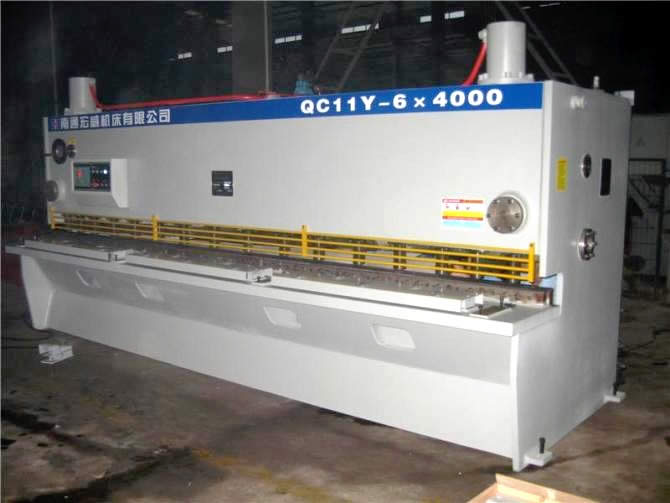 QC11Y系列液壓閘式剪板機